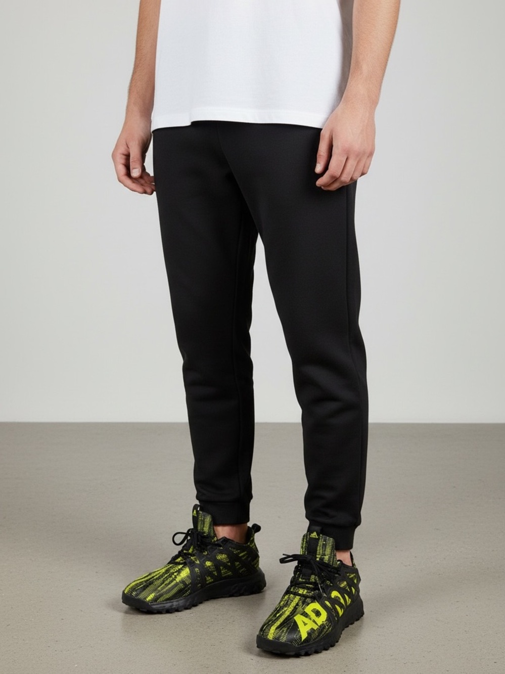 Adidas Vigor Bounce Solar Yellow sneakers
